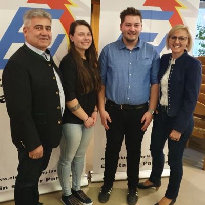 Rudolf und Barbara Ramsauer mit den beiden Gesellen Kerstin und Marco